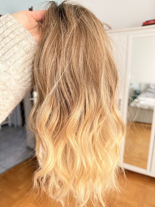 Peruka - włosy syntetyczne