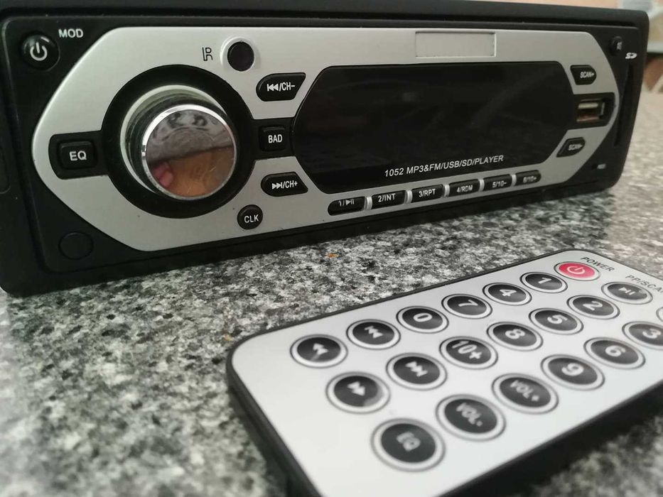 Auto Radio USB/MP3 com comando distancia (por reparar)