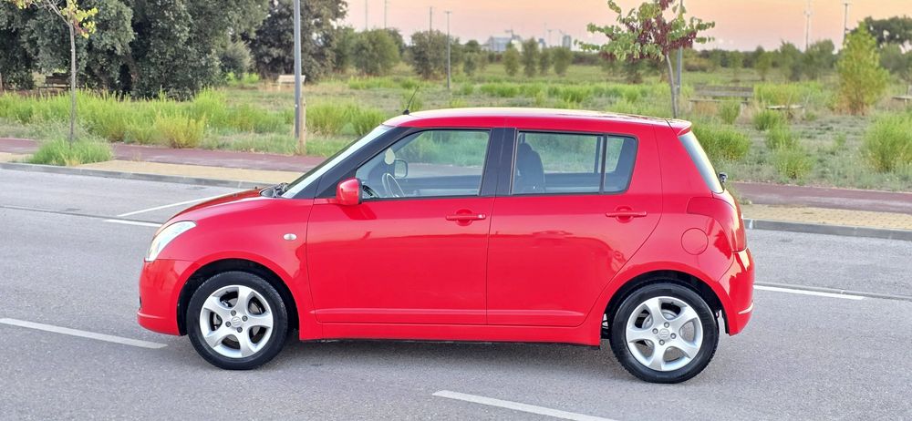 Suzuki swift 1.3 DDIS Diesel  200 mil quilómetros reais Ano 2005