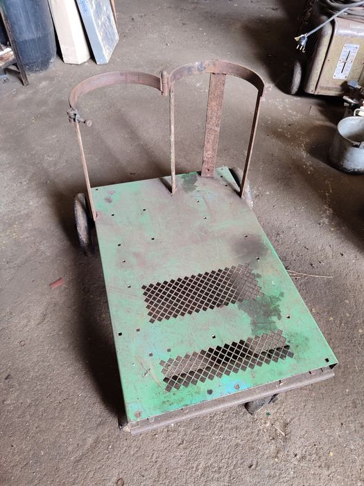 Carro de transporte industrial