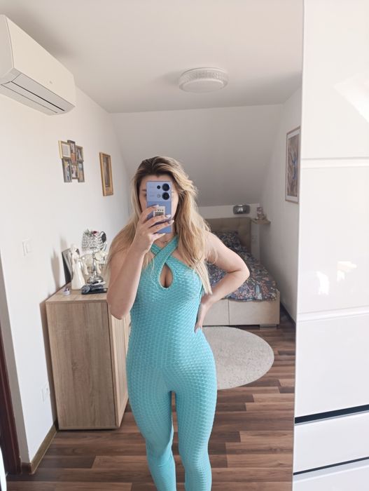 Kombinezon sexy wycięcie dekolt kobiecy XS s modny długi