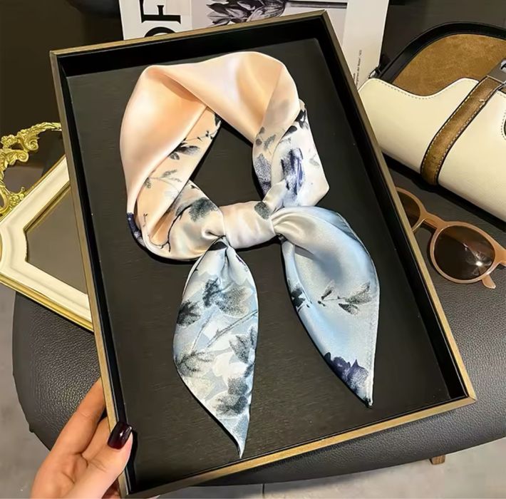 Piękna delikatna apaszka