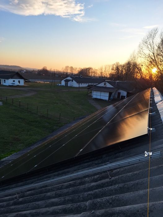 Монтаж гібридних інверторів сонячних панелей Deye, Axioma  СЕС