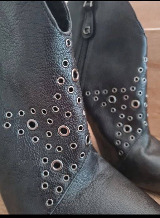 Czarne botki Guess 38