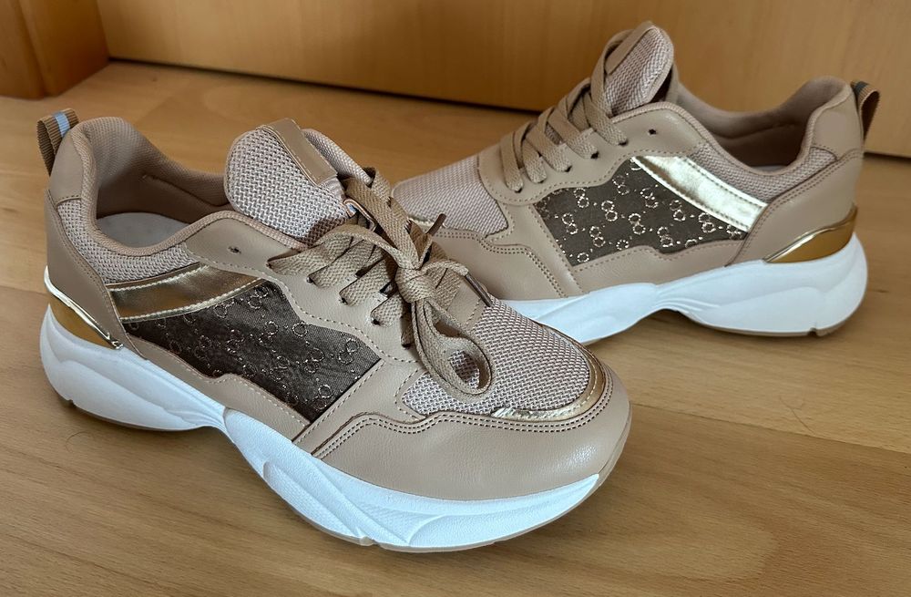 Sapatilhas Beges /Dourado Nº 39 Novas