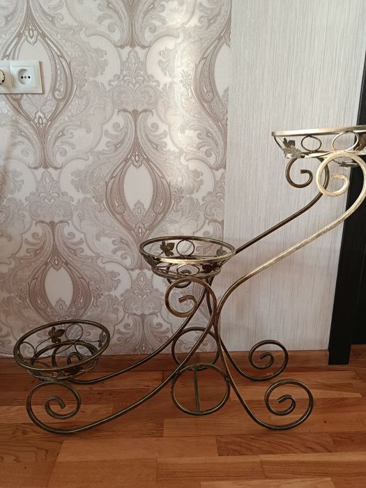 Підставки для квітів, метал.