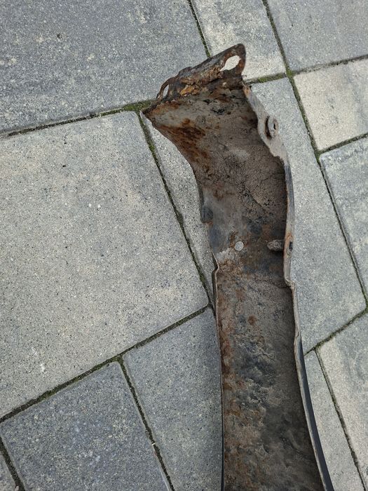Audi a3 8l blotnik 96-98 przedni prawy czarny lz9u