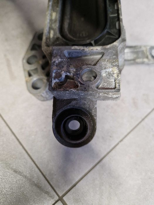 Łapa poduszka silnika Opel Insignia A 2.0 CDTI 130 KM 1322.7717