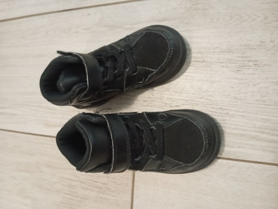 Шкіряні кросівки