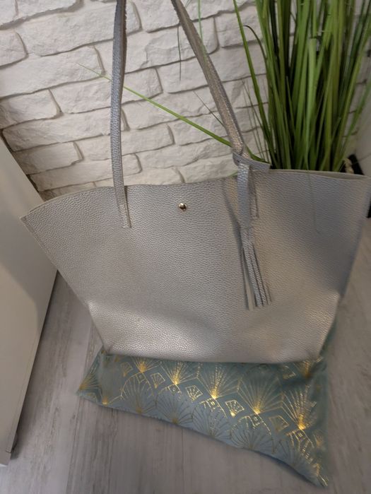 Srebrna torebka shopper