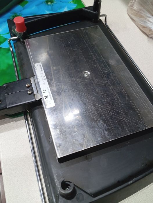 Grill stołowy elektryczny
