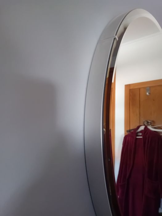Vende-se Espelho IKEA 80cm – Sofre de sinceridade excessiva