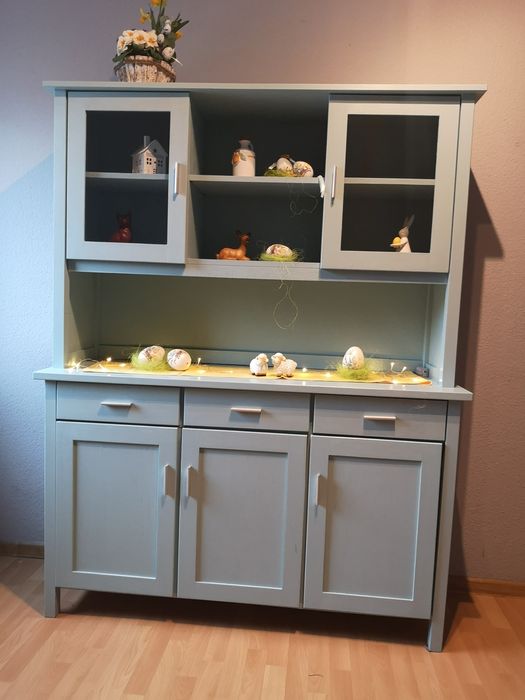 Sprzedam piękny kredens, nowoczesny.