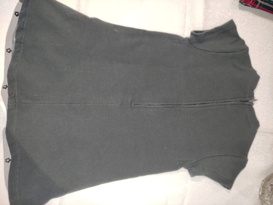Vestido menina cinza e preto, da marca Chicco