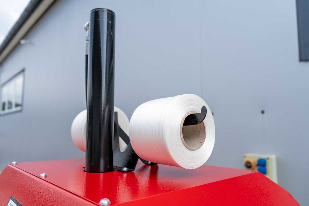 Belownica REMET B-500 == PRASA do makulatury, kartonów, folii ==