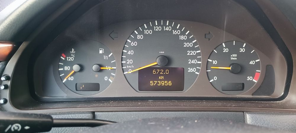 Mercedes E270 cdi