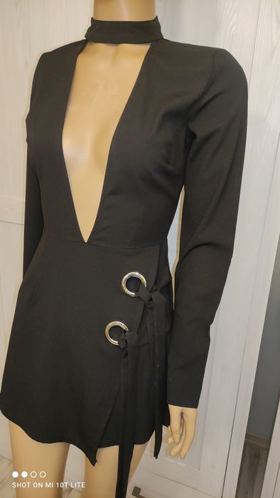 Czarny kombinezon krótki