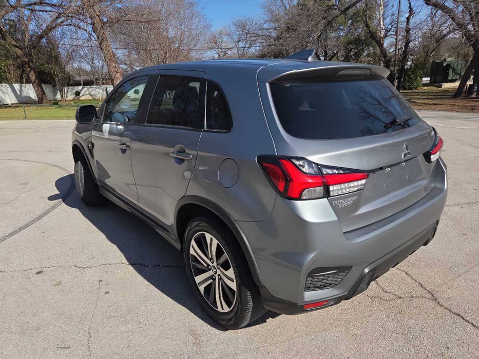 Mitsubishi Outlander Sport ES      2021