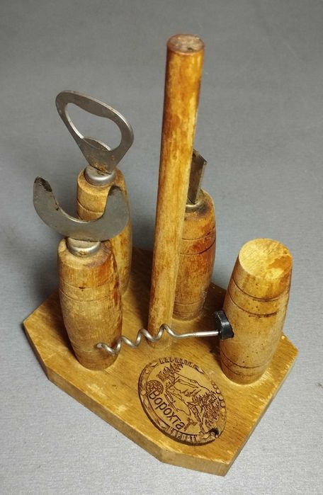 Натуральное дерево, много полезных и красивых вещей