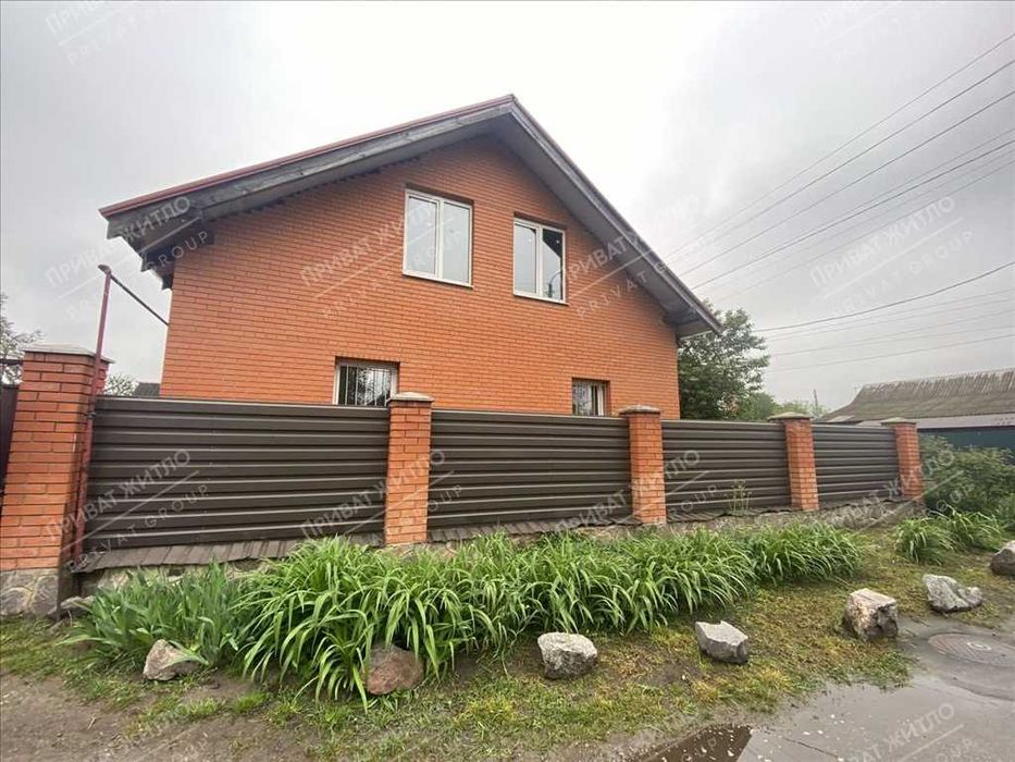 Капітальний будинок, 1 км від Макдональдса.