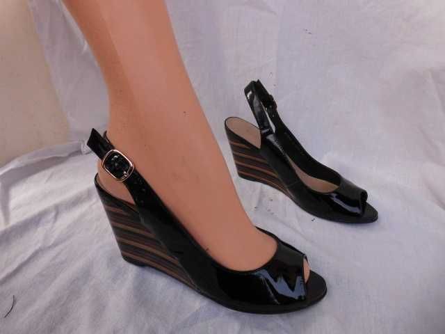 Kazar skórzane lakierki sandałki koturn 35