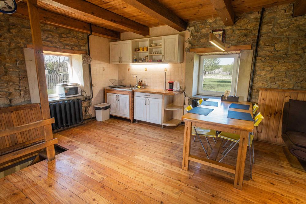 Будинок котедж для відпочинку з чаном подобова оренда до 11 осіб