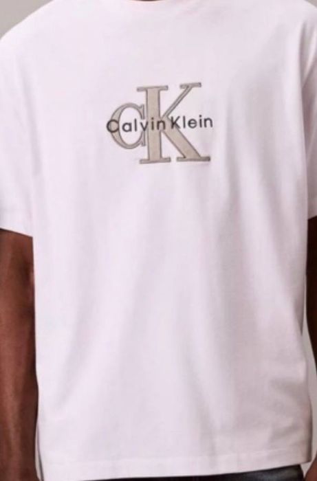 Футболка Calvin Klein НОВА!