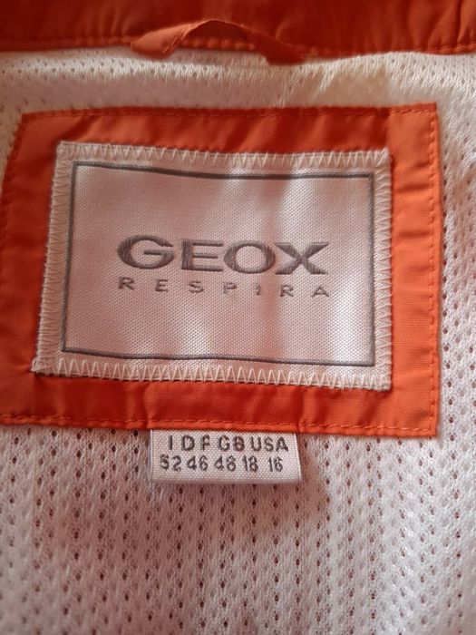 Куртка вітровка жіноча Geox.