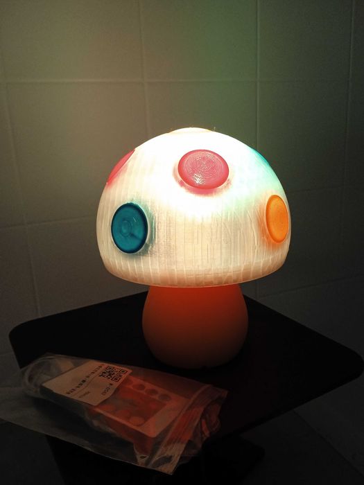 Luminária cogumelo bateria 16 cores com cabo USB e comando