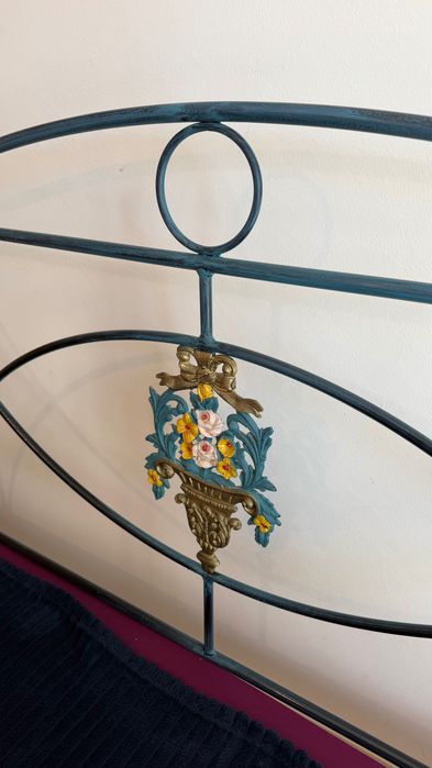 Cama de ferro com estrado excelente estado