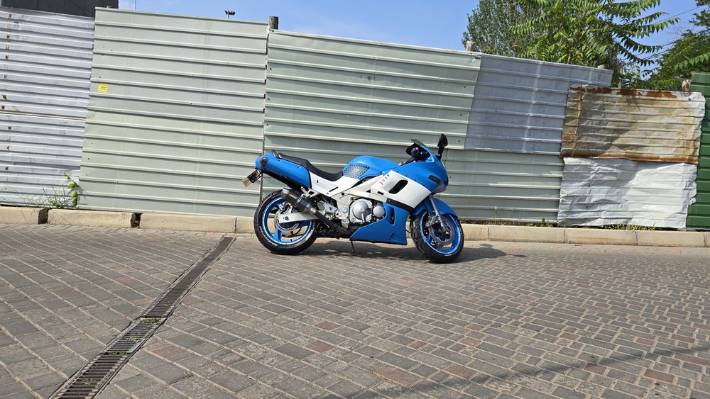 Продам Kawasaki zzr600