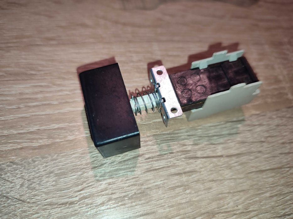 Przełącznik wyłącznik sieciowy ISOSTAT nowe 4 sztuki telewizora radia