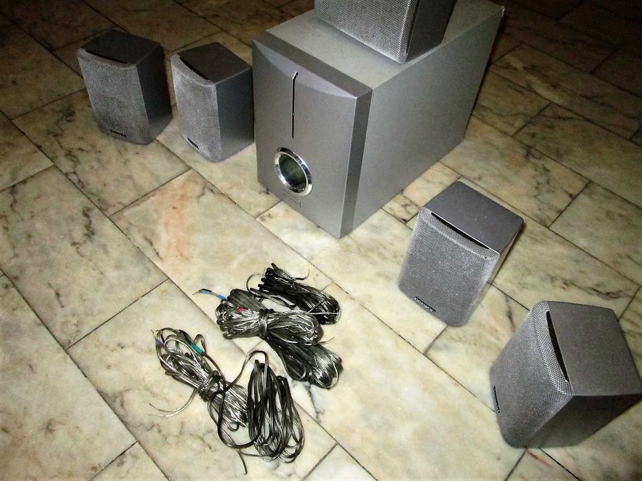 Colunas amplificadas (ativas/passivas, pilhas/corrente) SONY