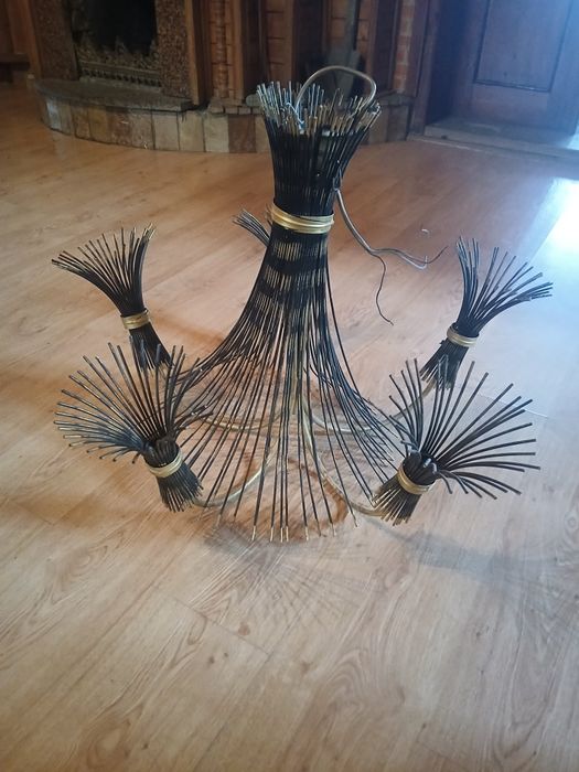 Люстра кована продаю бу