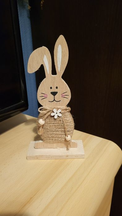 Dekoracja świąteczna. Zajączek drewniany.