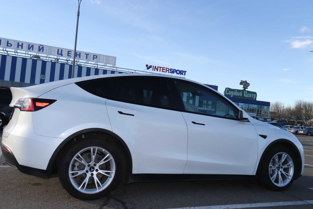 Tesla Model Y 2020 Long Range, в гарному стані!