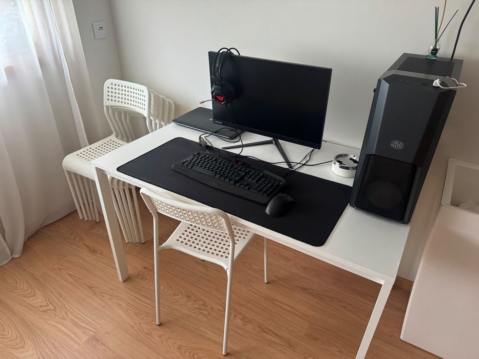 Mesa de jantar com 6 cadeiras IKEA