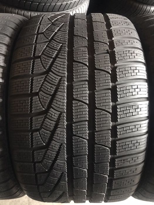 295/35/18 R18 Pirelli SottoZero Winter 240 4шт зима