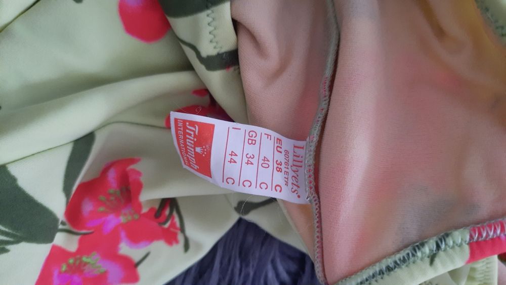 Miętowy strój kąpielowy Triumph r. 38 C