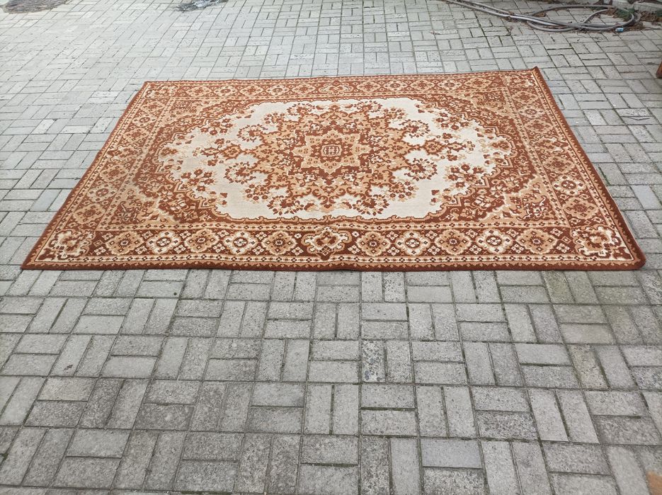 Ковер искусственный Saturn р-р 1.92 х 2.9