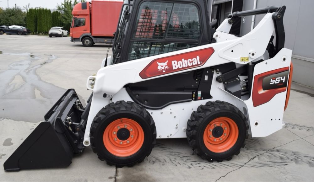 Оренда міні-навантажувача Bobcat погодинно
