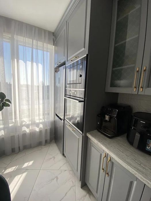 Продаж 2 кімн.квартира 110 м² 5/5 ц. Брюховичі 140000$