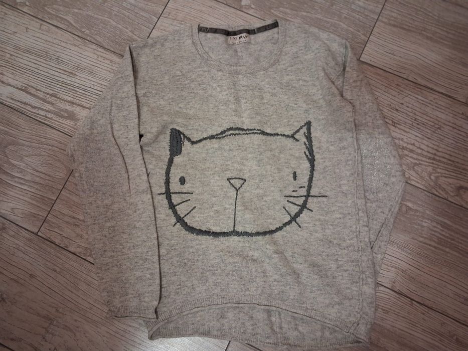 Bluzki, sweterek, sukienka, spodenki rozm 134-140