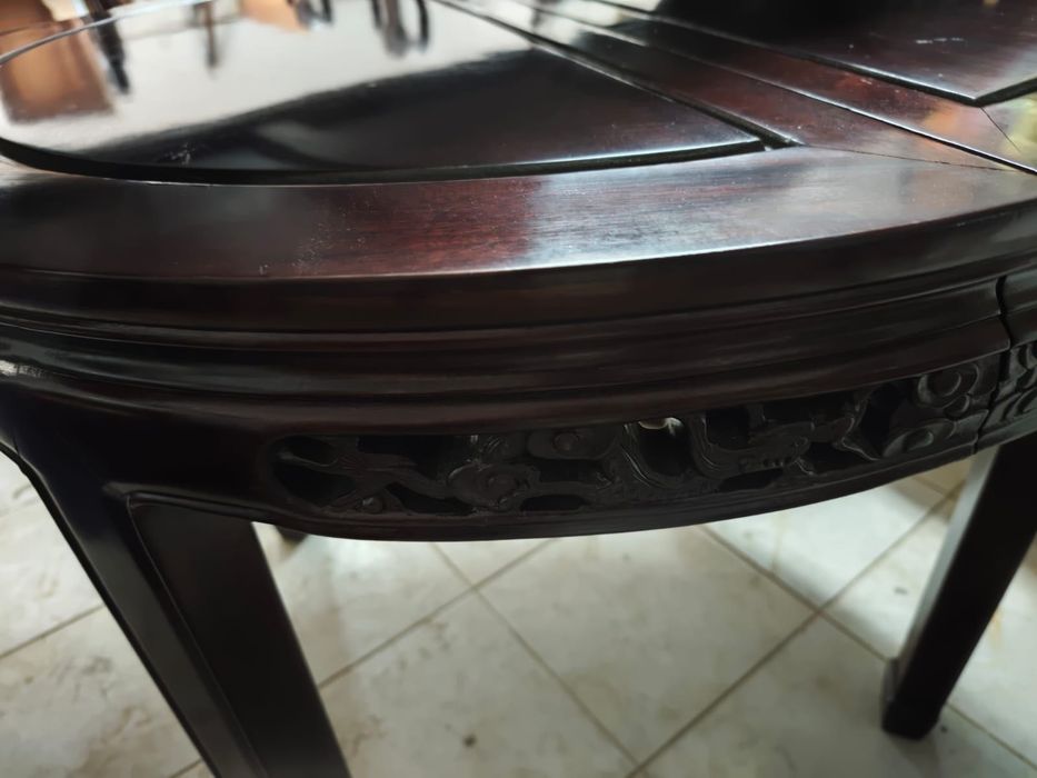 Mesa de Jantar Extensível e 6 Cadeiras em Pau-Rosa