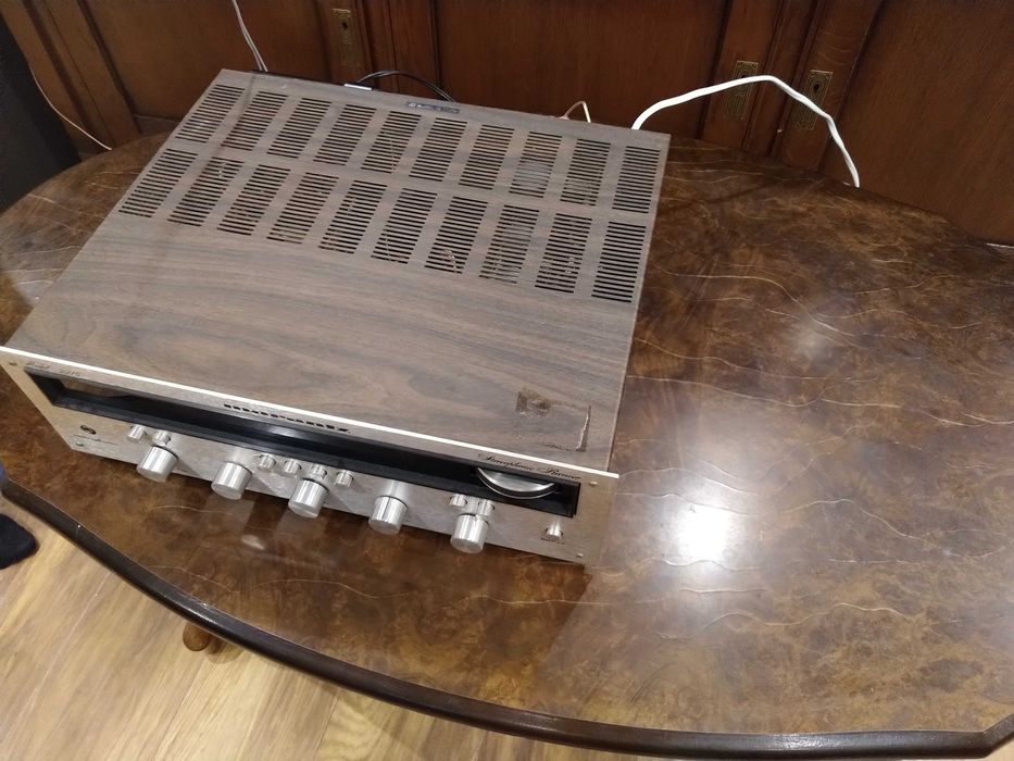 Amplituner Marantz 2215