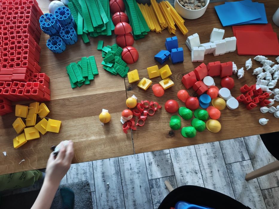 Klocki konstrukcyjne 3D Top Express 375 el. W kuferku Jak nowe