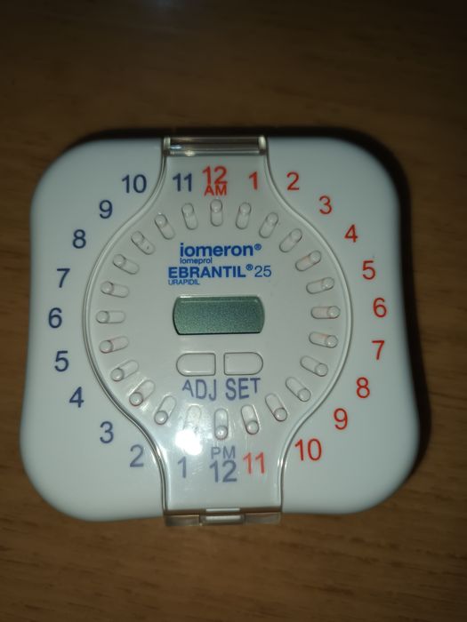 elektryczne pudełko na pigułki