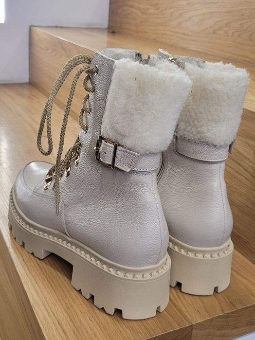 Śniegowce trapery skórzane beżowe z futerkiem  r. 39/40 nowe