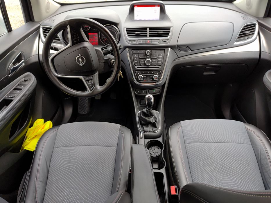 Opel Mokka 4x4 ksiażka serwisowa