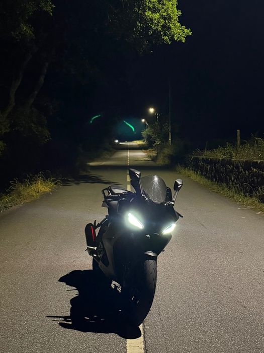 Yamaha YZF-R125 2024 | Akrapovic Titanium | Extras Yamaha e Puig | Carta A1